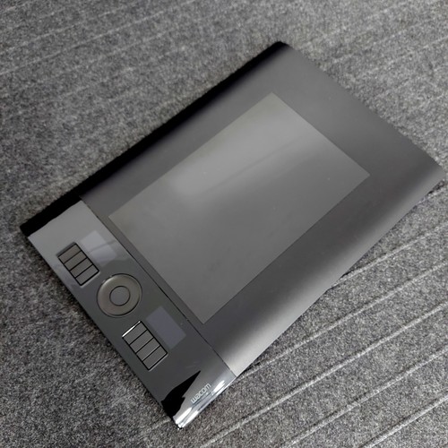 Wacom intuos medium - /,